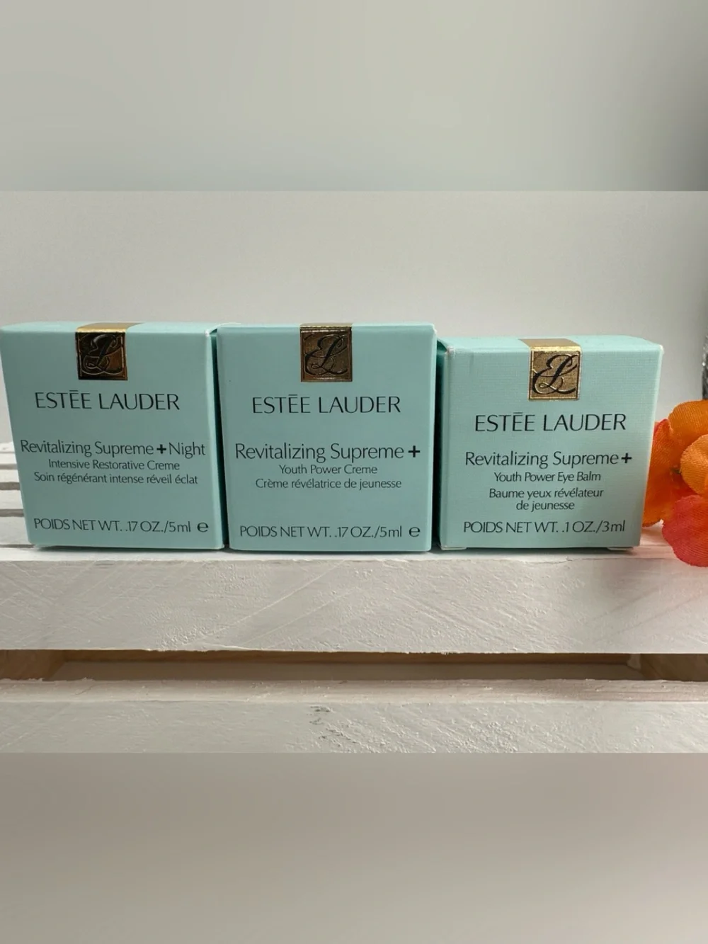 3 piece ESTÉE LAUDER Revitalizing Supreme + Skin Care Gift Set